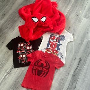 Spider-Man Set of T-shirt’s and hooded blanket